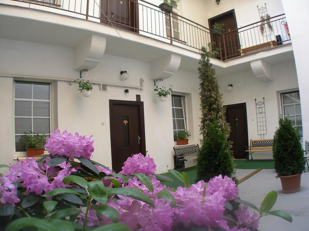 Mila Apartments Prague Exterior photo